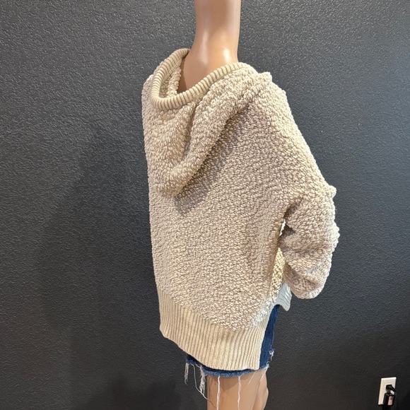 Cozy Cream Hooded Sweater M - Picture 7 of 9